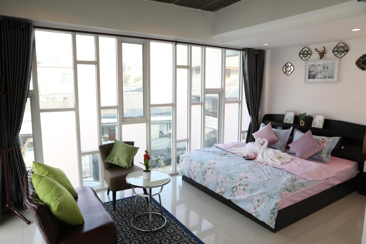Close Maya Nimman 5Bedroom Villa Chiang Mai Bagian luar foto